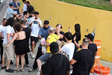 Sao Paulo (SP), Brezilya 08 / 31 / 2024 - PL şehir meclis üyesi ve aşırı sağ aktivist adayı Lucas Pavanato Guilherme Boulos 'un Praca Roosevelt' teki mitingine katılanlarla çatıştı ve etkinlikten ihraç edildi