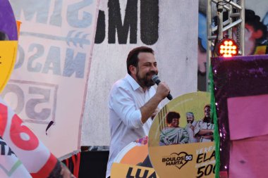 Sao Paulo (SP), Brezilya 08 / 31 / 2024 - Sao Paulo belediye başkanlığı için PSOL adayı Guilherme Boulos, Cumartesi öğleden sonra Sao Paulo 'nun orta kesimindeki Praca Roosevelt' te bir miting düzenledi.