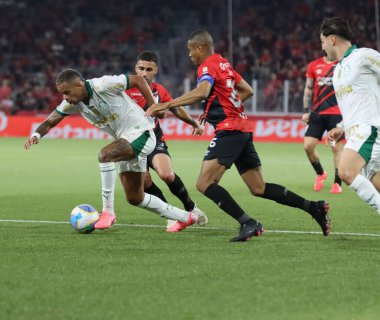 CURITIBA (PR), Brazil 09 / 01 / 2024 Player Erick, Ligga Arena 'da düzenlenen Brezilya Şampiyonası Serisi A' nın 25. turu için geçerli olan Athletico ve Palmeiras arasındaki maçta