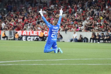 CURITIBA (PR), Brazil 09 / 01 / 2024 Kaleci Weverton, Ligga Arena 'da düzenlenen Brezilya Şampiyonası Serisi A' nın 25. turu için geçerli olan Athletico ve Palmeiras arasındaki maçta 