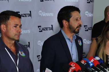 Sao Paulo (SP), Brezilya 09 / 01 / 2024 Sao Paulo Ricardo Nunes belediye başkanı adayı, TV Gazeta ve Canal MyNews tarafından Avenida Paulista 'daki TV Gazeta genel merkezinde düzenlenen bir tartışma sonrasında 