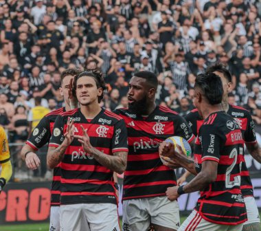 Sao Paulo (SP), Brezilya 09 / 01 / 2024 Flamengo oyuncusu Pedro, 2024 Brezilya Şampiyonası serisi A 'nın 25. turu için Corinthians ve Flamengo arasındaki maçtaki golünü Neo Quimica Arena' da kutluyor.