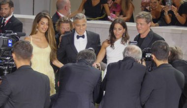 George Clooney ve Brad Pitt 81. Venedik Film Festivali 'nde. 1 Eylül 2024, Venedik, İtalya: George Clooney ve Brad Pitt Jon Watts tarafından yazılan ve yönetilen 