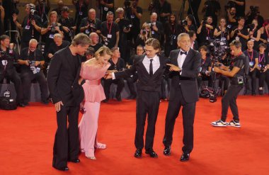 George Clooney ve Brad Pitt 81. Venedik Film Festivali 'nde. 1 Eylül 2024, Venedik, İtalya: George Clooney ve Brad Pitt Jon Watts tarafından yazılan ve yönetilen 