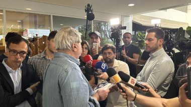 Sao Paulo (SP), Brezilya 09 / 03 / 2024 - Sao Paulo kentinin belediye başkanı adayı Jose Luiz Datena, 3 Eylül 2024 günü öğleden sonra Sirio Libanes hastanesinden ayrıldı..