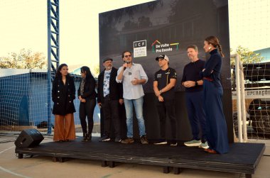 Canoas (RS), Brezilya 07 / 05 / 2024 Felipe Massa bu Perşembe Sao Mateus Halk Okulu 'ndaydı. Vibra sponsorluğundaki Lubrax takımının sürücüsü ve 2024 Stock Car sezonunun lideri.