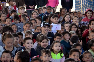 Canoas (RS), Brezilya 07 / 05 / 2024 Felipe Massa bu Perşembe Sao Mateus Halk Okulu 'ndaydı. Vibra sponsorluğundaki Lubrax takımının sürücüsü ve 2024 Stock Car sezonunun lideri.