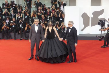VENICE (IT), İtalya 09 / 04 / 2024 - 81. Venedik Uluslararası Film Festivali, Kırmızı Halı Kadını Gaga ve Joaquin Phoenix 'in 
