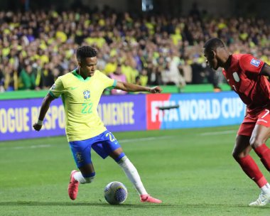 CURITIBA (PR), Brazil 09 / 06 / 2024 - Oyuncu Estevao, bu Cuma gecesi Couto Pereira Stadyumu 'nda, Brezilya ile Ekvador arasında oynanan 2026 Dünya Kupası ön eleme maçının 7. turunda geçerli oldu.
