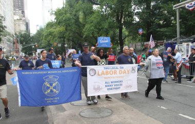 2024 İşçi Bayramı Geçidi. 7 Eylül 2024, New York, ABD: New York City işçileri İşçi Bayramı 'nı beşinci caddedeki bir geçit töreninde 