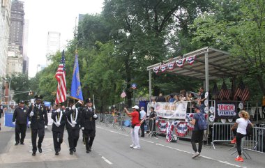 2024 İşçi Bayramı Geçidi. 7 Eylül 2024, New York, ABD: New York City işçileri İşçi Bayramı 'nı beşinci caddedeki bir geçit töreninde 