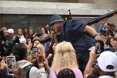 LLCoolJ, James Todd Smith, NBC 'de The TODAY Show' da oynayan ünlü Amerikalı rapçi, aktör ve girişimci. 6 Eylül 2024, New York, ABD