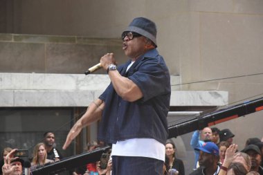 LLCoolJ, James Todd Smith, NBC 'de The TODAY Show' da oynayan ünlü Amerikalı rapçi, aktör ve girişimci. 6 Eylül 2024, New York, ABD