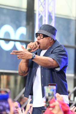 LLCoolJ, James Todd Smith, NBC 'de The TODAY Show' da oynayan ünlü Amerikalı rapçi, aktör ve girişimci. 6 Eylül 2024, New York, ABD