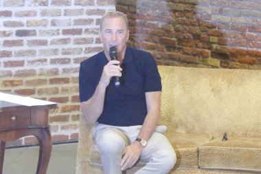 Susan Sarandon ve Kevin Costner, 81. Venedik Film Festivali 'nde 2024 Daha İyi Dünya Fonu galasına manşet oldular. 5 Eylül 2024, Venedik, İtalya: Uluslararası film yıldızları, Susan Sarandon ve Kevin Costner 