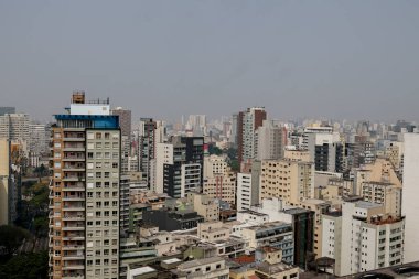 SAO PAULO (SP), 09 / 09 / 2024 Kirlilik Katmanı Pazartesi günü en kötü hava kalitesini kaydeden Sao Paulo 'nun merkezinden görülüyor (9)). 