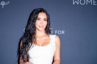 (2024 Kering 'in Kadın Bakımı Yemeği. 9 Eylül 2024 - New York, ABD: Kim Kardashian, Kering Vakfı 'nın 9 Eylül 2024 tarihinde New York' ta düzenlenen 3.