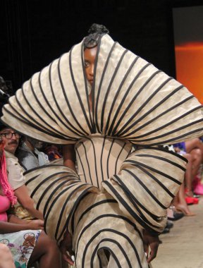 NYFW: CHUKS Collins SS 'in 25 Koleksiyonu. 10 Eylül 2024, New York, ABD