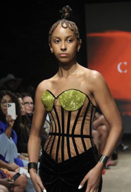 NYFW: CHUKS Collins SS 'in 25 Koleksiyonu. 10 Eylül 2024, New York, ABD