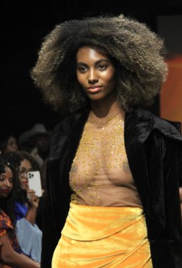 NYFW: CHUKS Collins SS 'in 25 Koleksiyonu. 10 Eylül 2024, New York, ABD