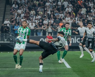 Sao Paulo (SP), Brezilya 09 / 11 / 2024 - Corinthians oyuncusu Matheus Bidu, Corinthians ve Juventude arasında oynanan karşılaşmada Brezilya Kupası 'nın Neo Quimica Arena' daki çeyrek finalinin ikinci ayağı için mücadele etti.