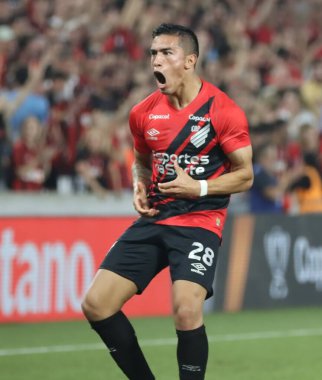 CURITIBA (PR), Brezilya 09 / 11 / 2024 - Sporcu Cuello, Athletico ve Vasco da Gama arasında oynanan maçta Ligga Arena 'da oynanan çeyrek final maçında golünü kutluyor