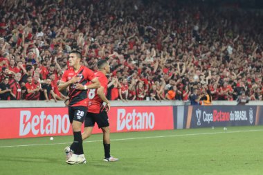 CURITIBA (PR), Brezilya 09 / 11 / 2024 - Sporcu Cuello, Athletico ve Vasco da Gama arasında oynanan maçta Ligga Arena 'da oynanan çeyrek final maçında golünü kutluyor