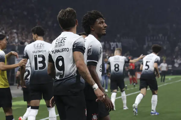 stock image Sao Paulo (SP), 09.11.2024 - Corinthians' Romero scores and celebrates his goal in the match between Corinthians and Juventude, valid for the second leg of the quarterfinals of the Brazilian Football Cup. 