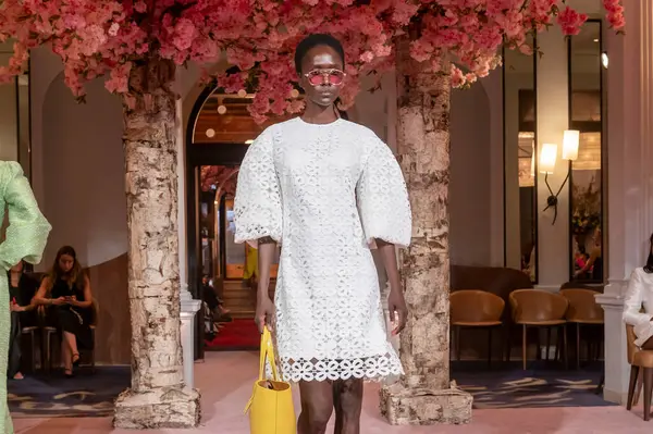 stock image Nardos - Runway - September 2024 New York Fashion Week. September 09, 2024, New York, New York, USA: A model walks the runway at the Nardos show during September 2024 New York Fashion Week at Daniel on September 09, 2024 in New York City. 