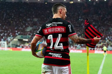 Rio de Janeiro (RJ), Brezilya 09 / 12 / 2024 - Oyuncu Arrascaeta, Flamengo ve Bahia arasında oynanan ve Mario Filho Stadyumu 'nda (Maracana) düzenlenen 2024 Brezilya Kupası çeyrek finalleri için geçerli olan maçta golünü kutluyor.)
