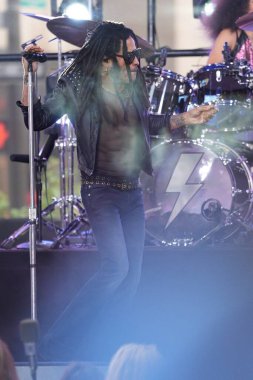 Lenny Kravitz Today Show 'da Heyecan Veren Performansla Sahneyi Sallıyor. 12 Eylül 2024, New York, ABD
