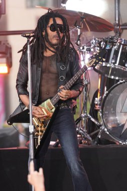 Lenny Kravitz Today Show 'da Heyecan Veren Performansla Sahneyi Sallıyor. 12 Eylül 2024, New York, ABD