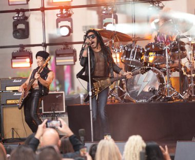 Lenny Kravitz Today Show 'da Heyecan Veren Performansla Sahneyi Sallıyor. 12 Eylül 2024, New York, ABD