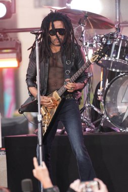 Lenny Kravitz Today Show 'da Heyecan Veren Performansla Sahneyi Sallıyor. 12 Eylül 2024, New York, ABD