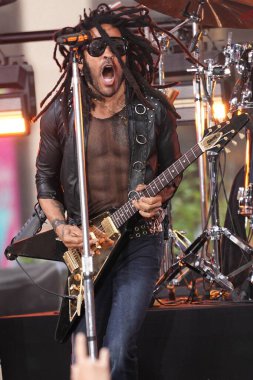 Lenny Kravitz Today Show 'da Heyecan Veren Performansla Sahneyi Sallıyor. 12 Eylül 2024, New York, ABD