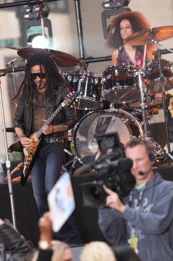 Lenny Kravitz Today Show 'da Heyecan Veren Performansla Sahneyi Sallıyor. 12 Eylül 2024, New York, ABD