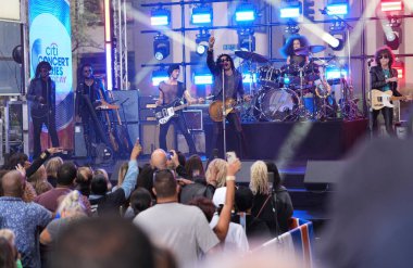 Lenny Kravitz Today Show 'da Heyecan Veren Performansla Sahneyi Sallıyor. 12 Eylül 2024, New York, ABD