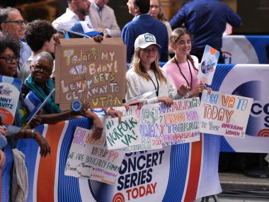 Lenny Kravitz Today Show 'da Heyecan Veren Performansla Sahneyi Sallıyor. 12 Eylül 2024, New York, ABD