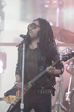 Lenny Kravitz NBC TODAY Show 'da sahne alıyor. 12 Eylül 2024, New York City, ABD 'li şarkıcı, söz yazarı, müzisyen, yapımcı ve aktör..