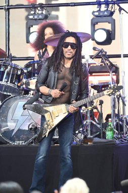 Lenny Kravitz NBC TODAY Show 'da sahne alıyor. 12 Eylül 2024, New York City, ABD 'li şarkıcı, söz yazarı, müzisyen, yapımcı ve aktör..