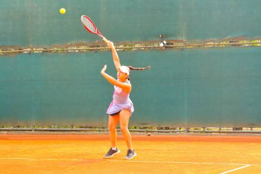 CURITIBA (PR), Brazil 09 / 13 / 2024 - Brezilya Kulüpler Arası Çocuklar ve Gençler Tenis Şampiyonası bu Cuma Clube Curitibano 'daki Lucius Smythe genel merkezinde başladı