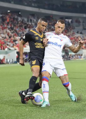 CURITIBA (PR), Brazil 09 / 14 / 2024 - Sporcu Erick, Ligga Arena 'daki Brezilya Şampiyonası Serisi A için geçerli olan Athletico ve Fortaleza arasındaki maçta