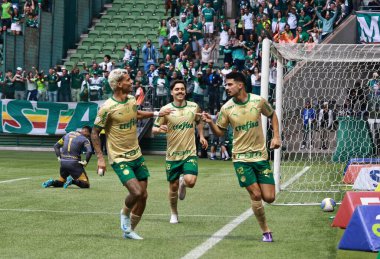 Sao Paulo (SP), Brezilya 09 / 15 / 2024 - Palmeiras 'tan Lopez, Brezilya Futbol Şampiyonası' nın 26. turunda geçerli olan Palmeiras ve Criciuma arasındaki maçtaki golünü kutluyor