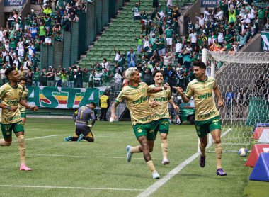 Sao Paulo (SP), Brezilya 09 / 15 / 2024 - Palmeiras 'tan Lopez, Brezilya Futbol Şampiyonası' nın 26. turunda geçerli olan Palmeiras ve Criciuma arasındaki maçtaki golünü kutluyor