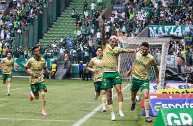 Sao Paulo (SP), Brezilya 09 / 15 / 2024 - Palmeiras 'tan Lopez, Brezilya Futbol Şampiyonası' nın 26. turunda geçerli olan Palmeiras ve Criciuma arasındaki maçtaki golünü kutluyor