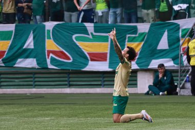 Sao Paulo (SP), Brezilya 09 / 15 / 2024 - Palmeiras 'lı Felipe Anderson, Brezilya Futbol Şampiyonası' nın 26. turunda geçerli olan Palmeiras ve Criciuma arasındaki maçtaki golünü kutluyor