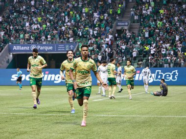 Sao Paulo (SP), Brezilya 09 / 15 / 2024 - Palmeiras 'tan Estevao golünü atıyor ve Brezilya Futbol Şampiyonası' nın 26 'ncı turunda geçerli olan Palmeiras ve Criciuma arasındaki maçtaki golünü kutluyor