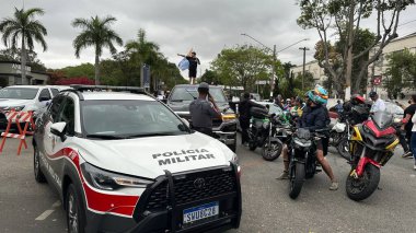 Sao Paulo (SP), Brezilya 09 / 15 / 2024 - Sao Paulo belediye başkanı adayı Pablo Marcal (PRTB), kentin kuzeyinde düzenlenen motosiklet mitingine destekçileriyle katıldı