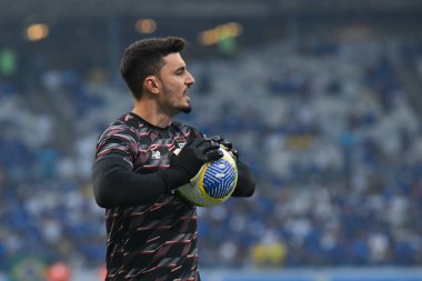 BELO HORIZONTE (MG), Brezilya 09 / 15 / 2024 - Sao Paulo kalecisi Rafael, Cruzeiro ile Sao Paulo arasındaki ısınma maçında, Mineirao Stadyumu 'nda düzenlenen Brezilya Şampiyonluk Serisi A için geçerlidir.