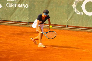 CURITIBA (PR), Brazil 09 / 13 / 2024 - Brezilya Kulüpler Arası Çocuklar ve Gençler Tenis Şampiyonası bu Cuma Clube Curitibano 'daki Lucius Smythe genel merkezinde başladı 